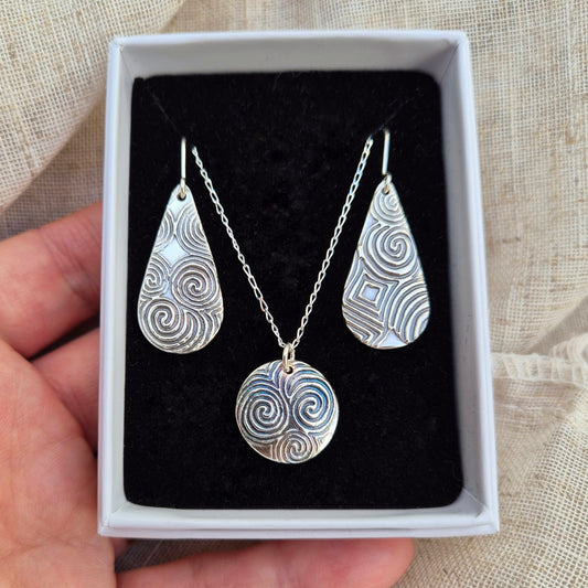 Newgrange set - one available