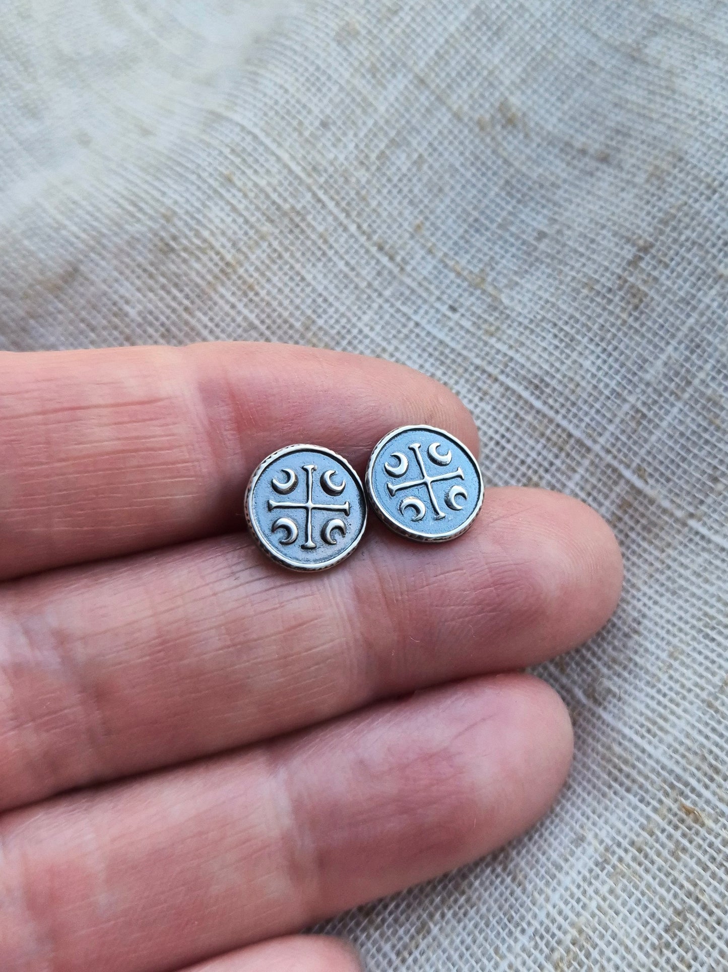 Shield stud earrings