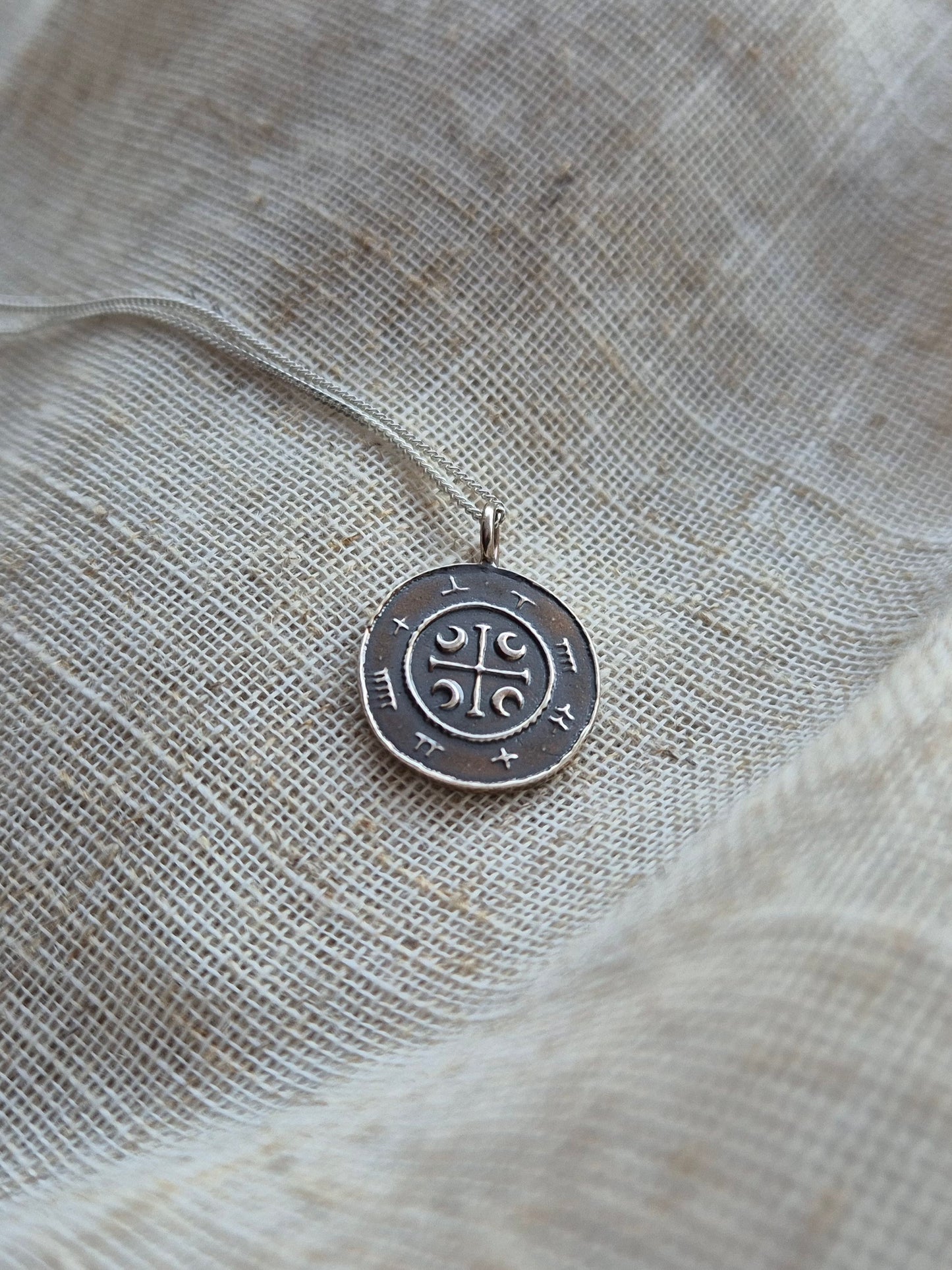Banlaoch óg coin pendant