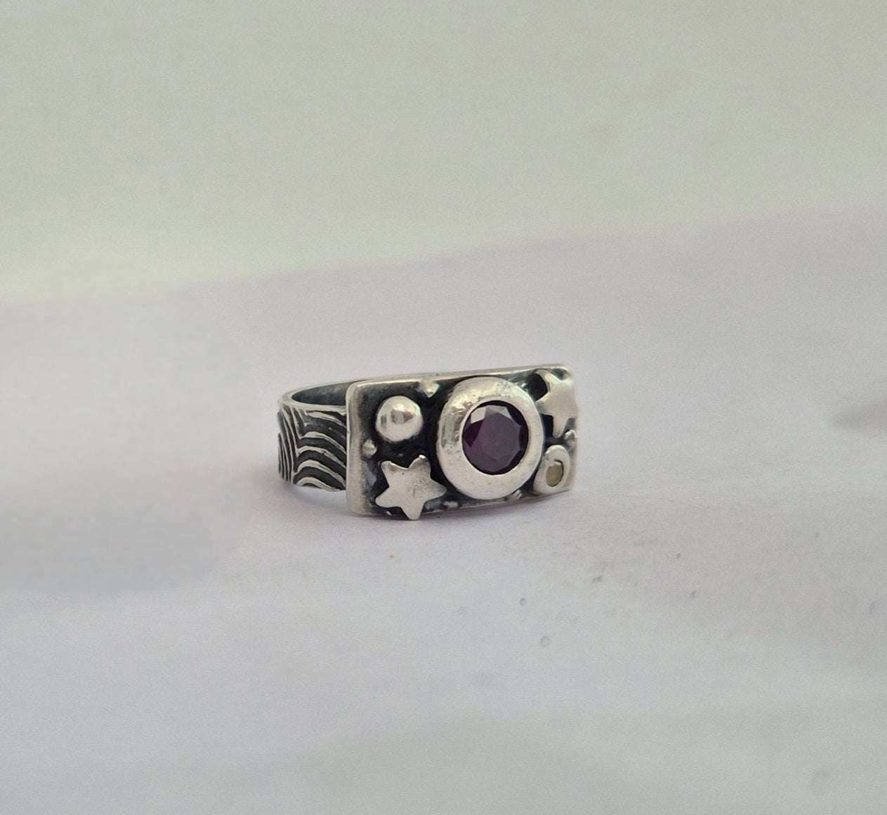 Starlight spiral band ring (UK size J/K)