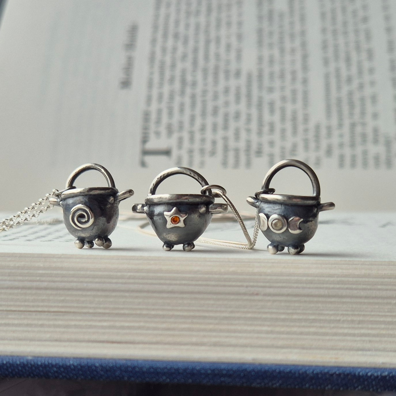 Cauldron charm - star