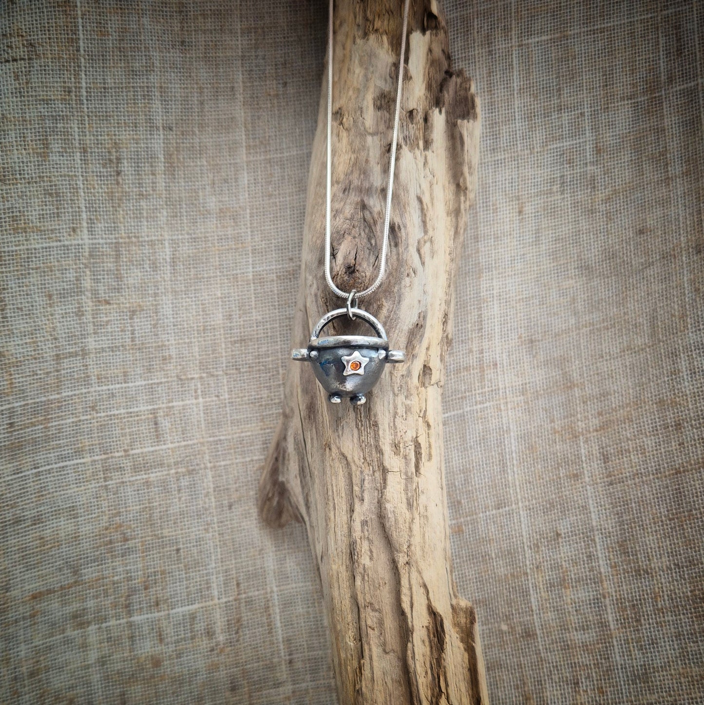 Cauldron charm - star