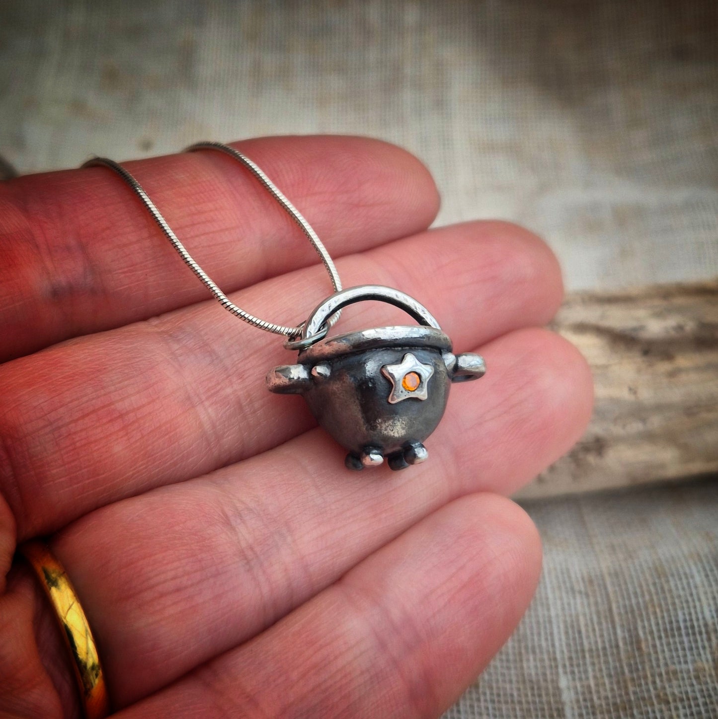Cauldron charm - star