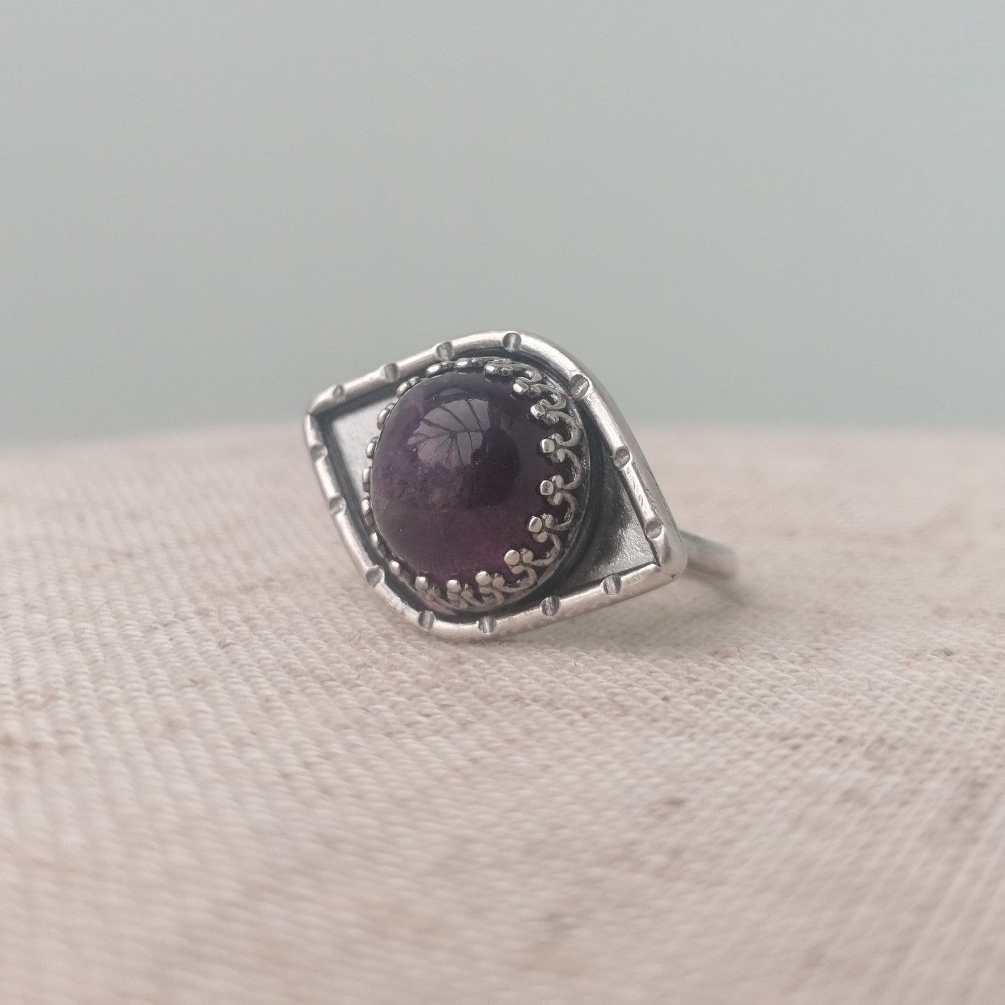 Amethyst eye ring - size M - one available