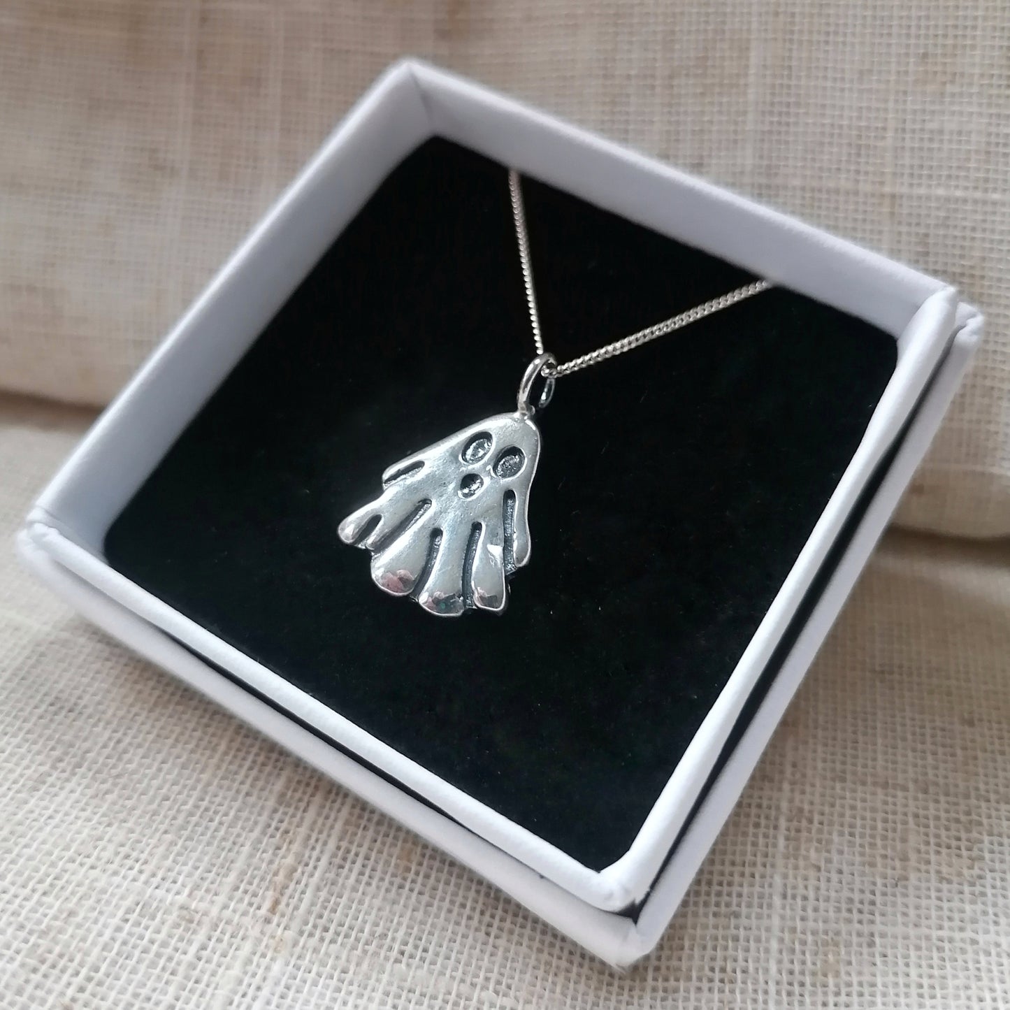 Clarence pendant