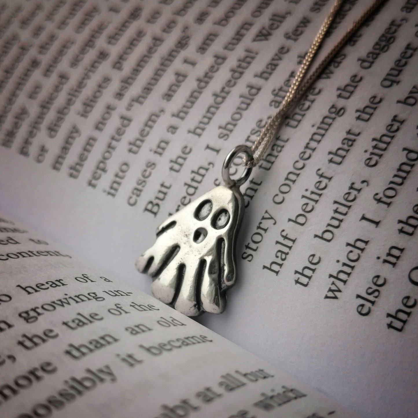 Clarence pendant