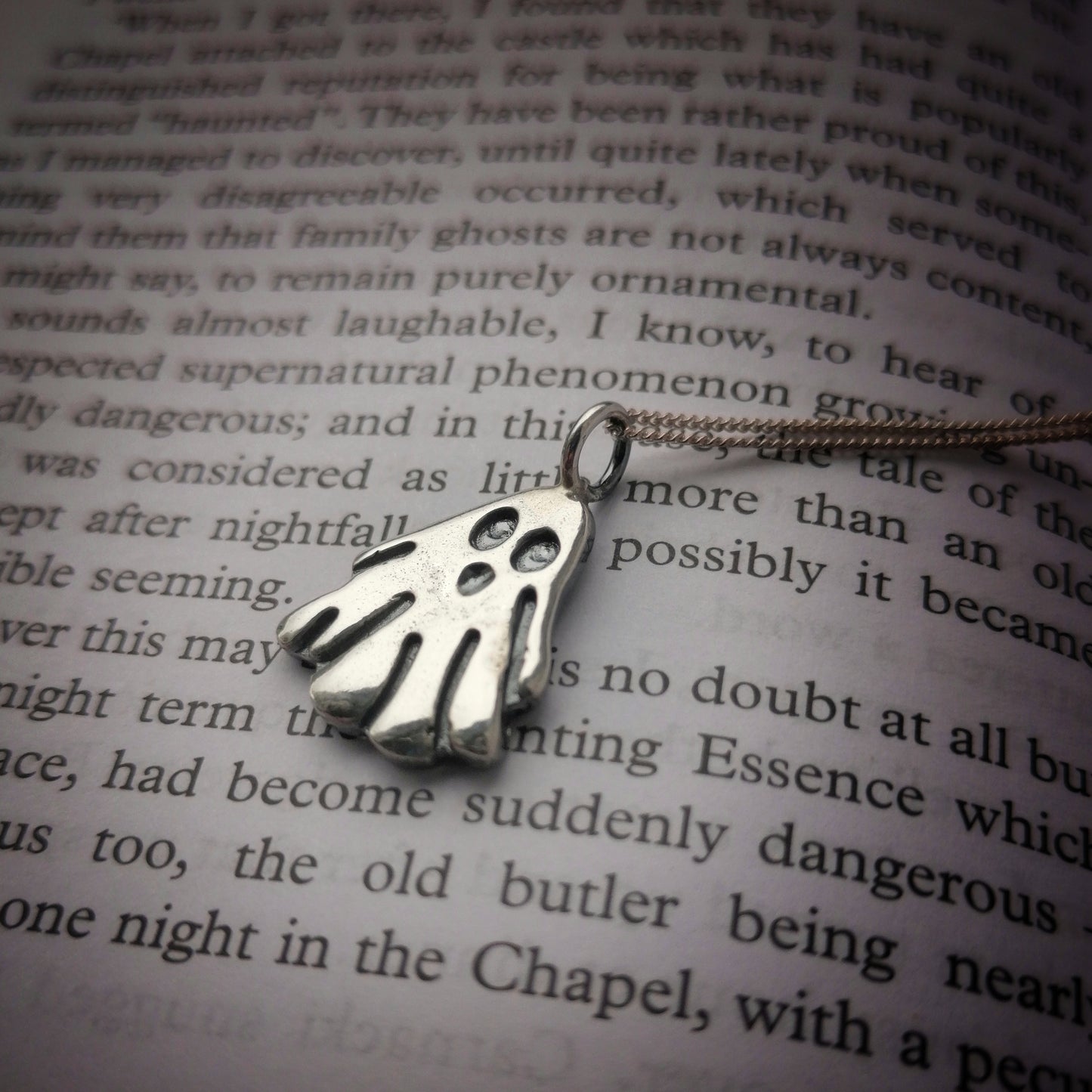 Clarence pendant