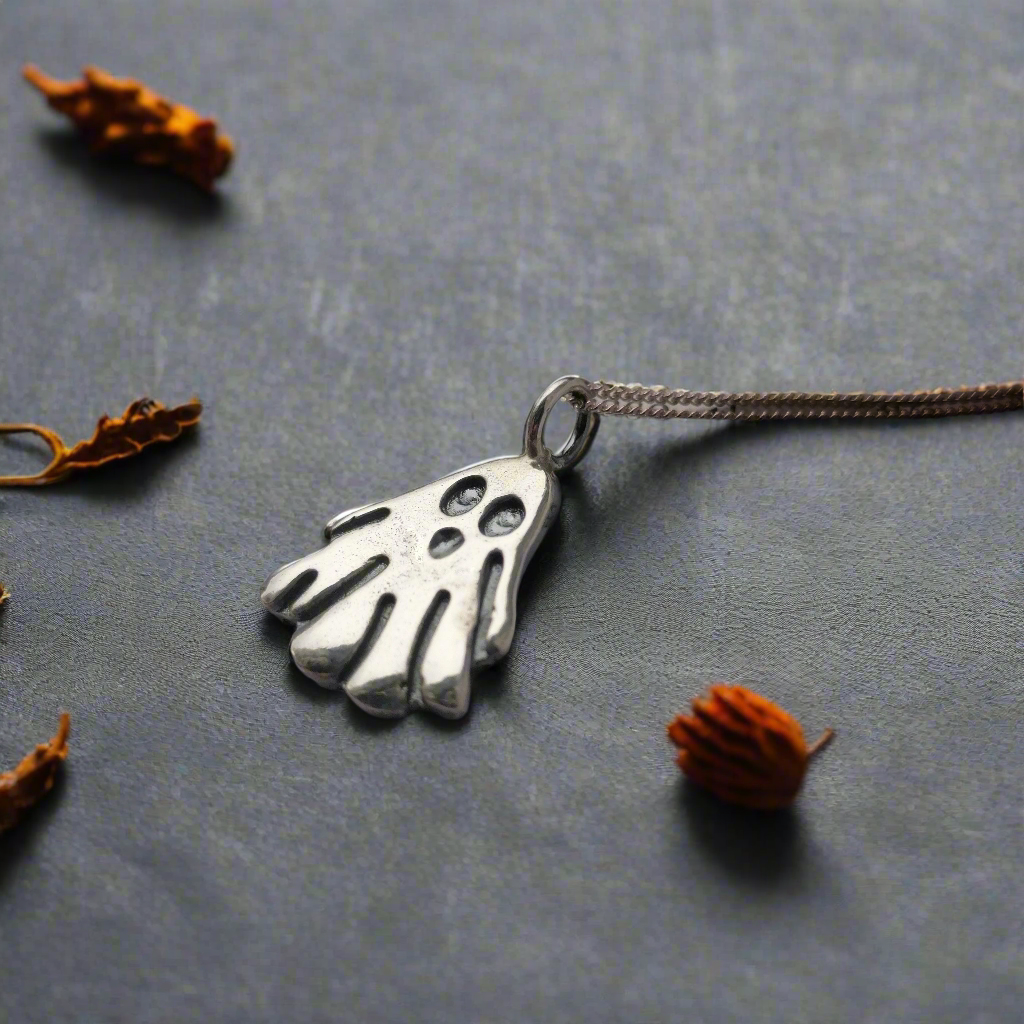 Clarence pendant