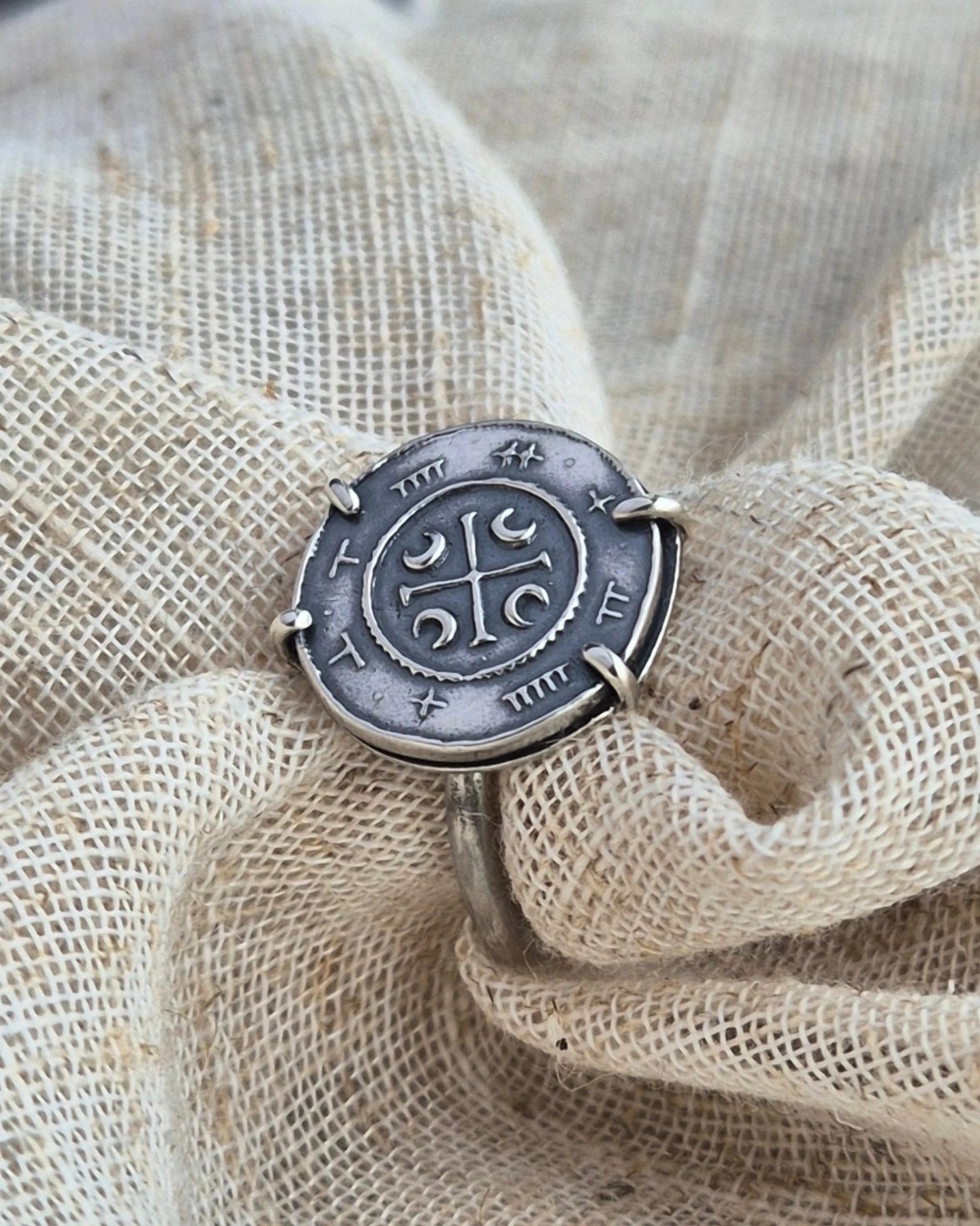 Banlaoch Mounted coin ring - size N