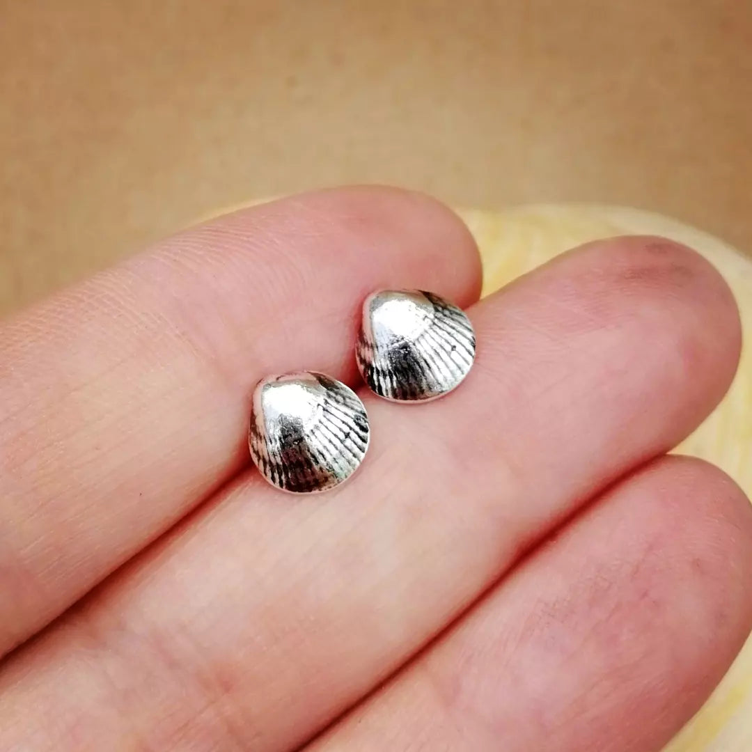 Cockle shell studs made to order