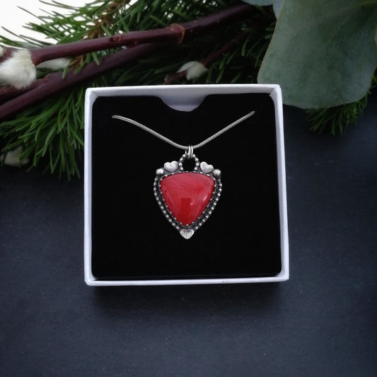 Rosarita red heart pendant