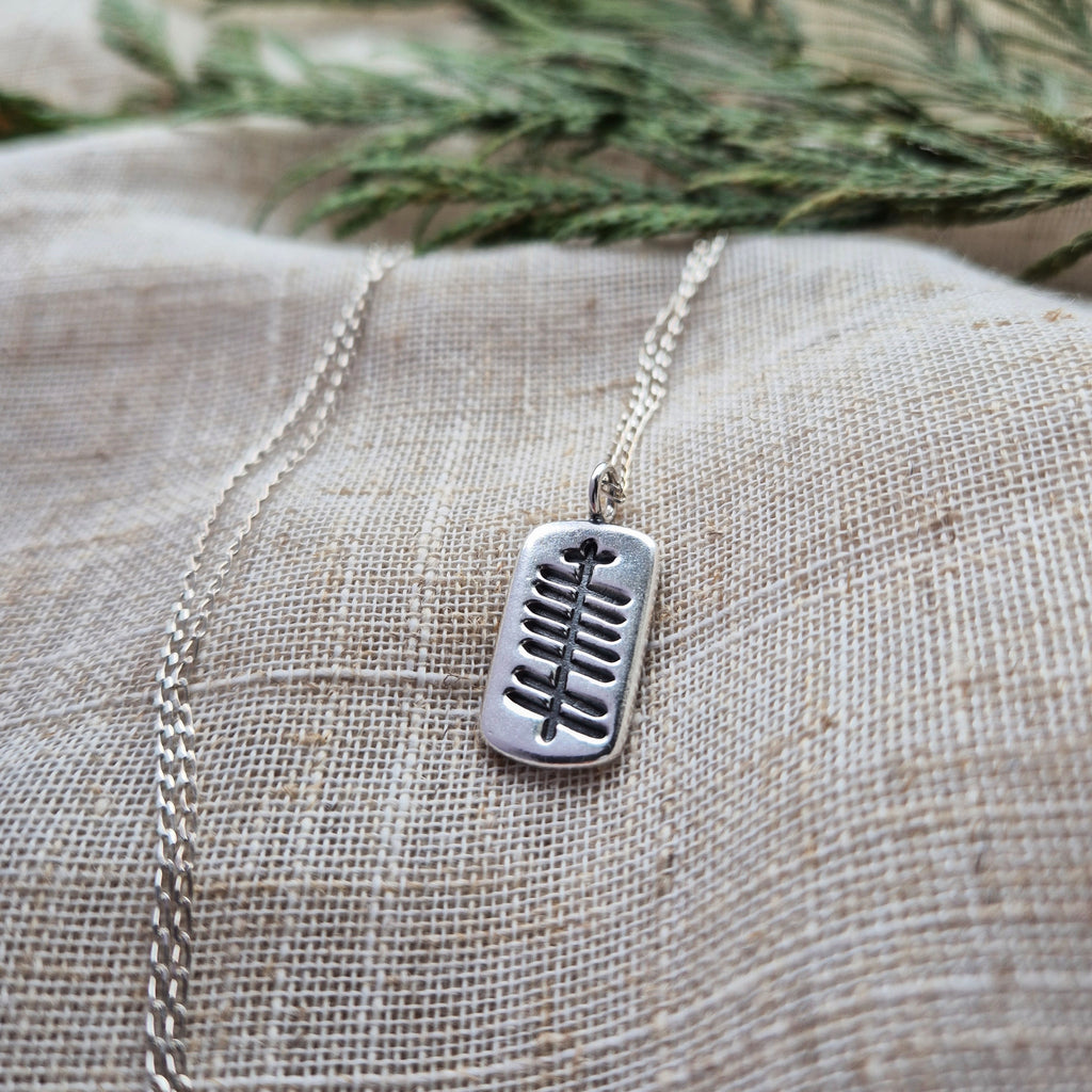 Grá (love) ogham pendant