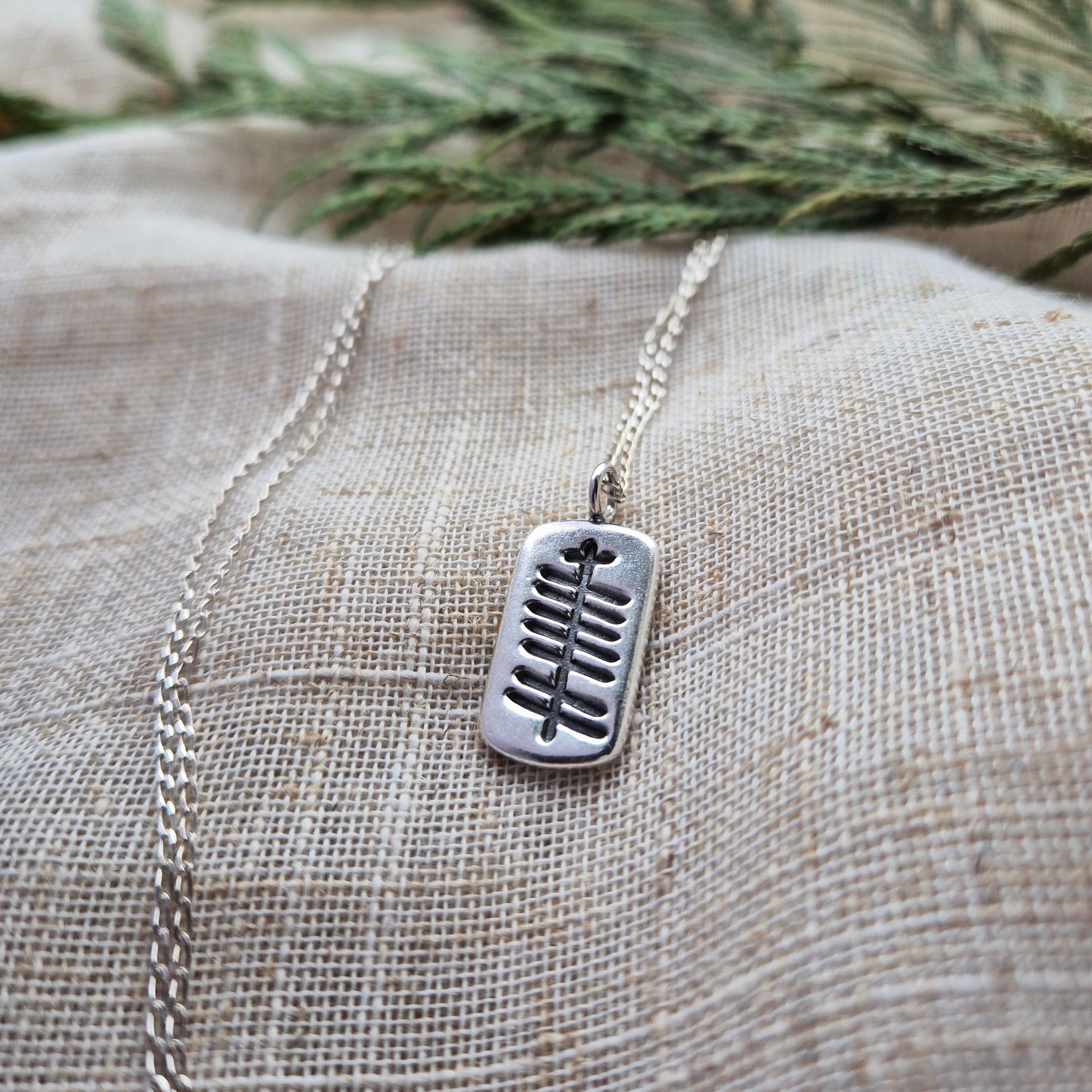 Grá (love) ogham pendant