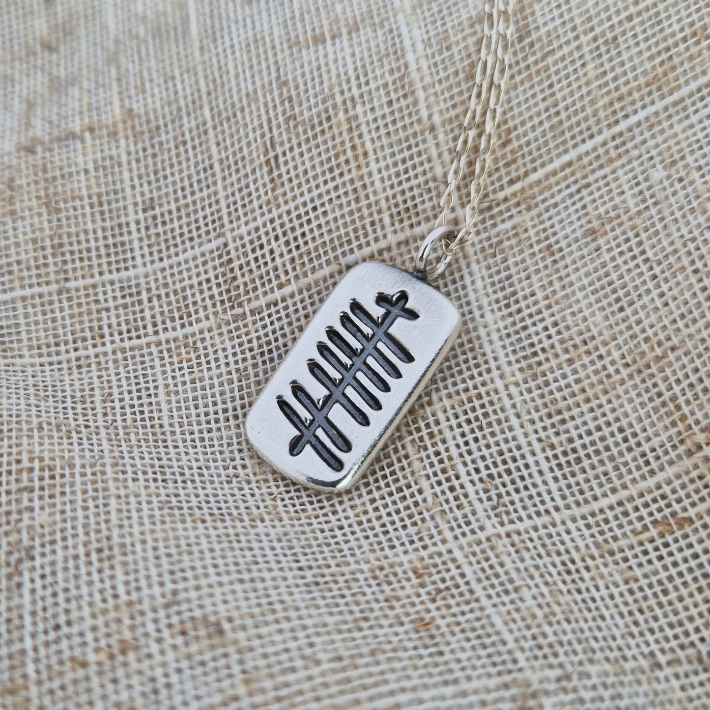 Grá (love) ogham pendant