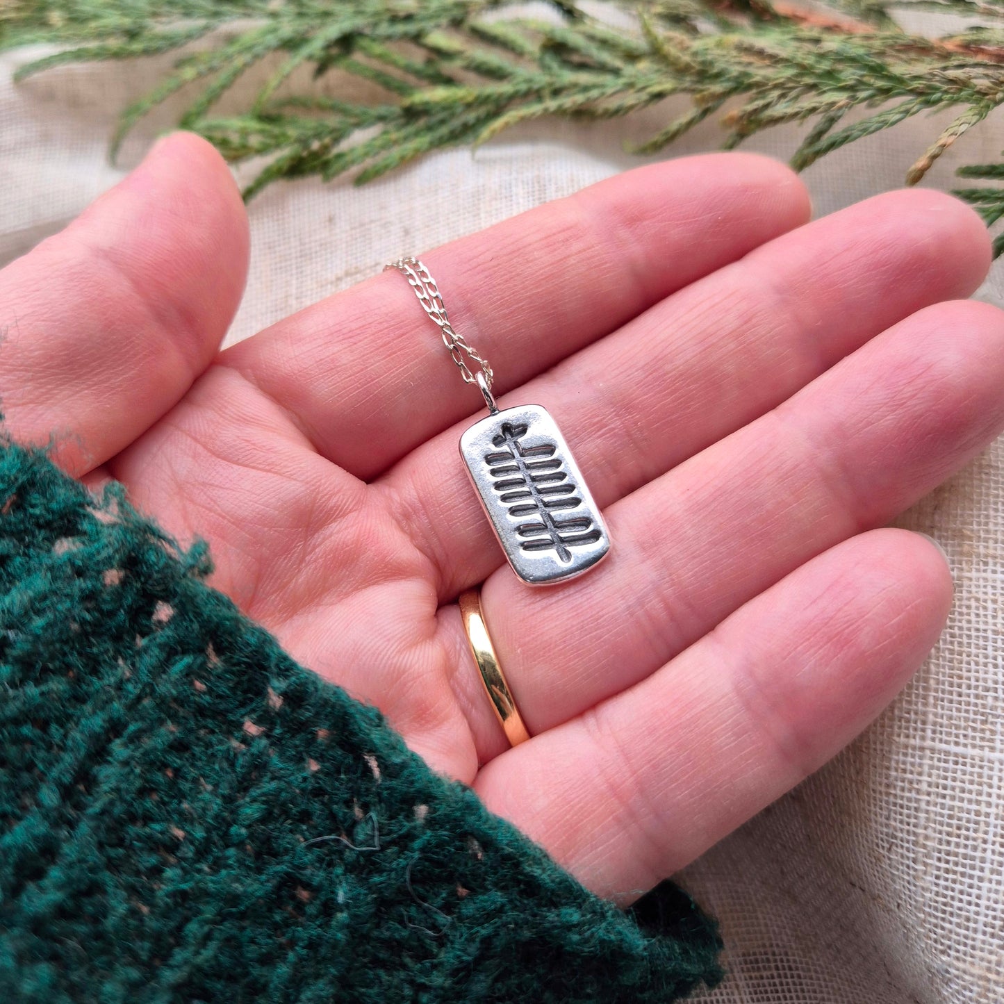 Grá (love) ogham pendant