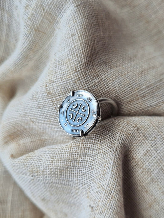 Banlaoch Mounted coin ring - size N