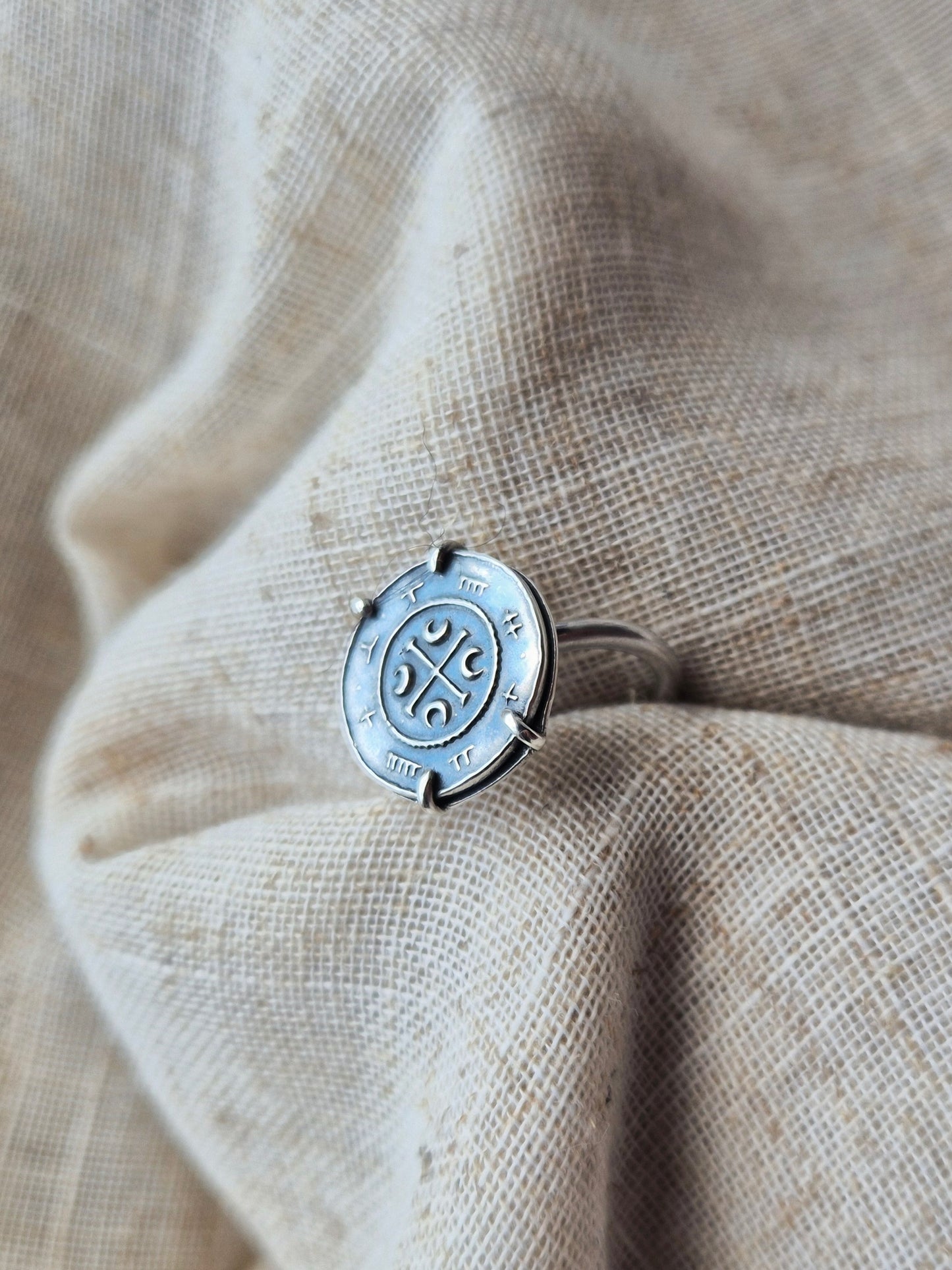 Banlaoch Mounted coin ring - size N