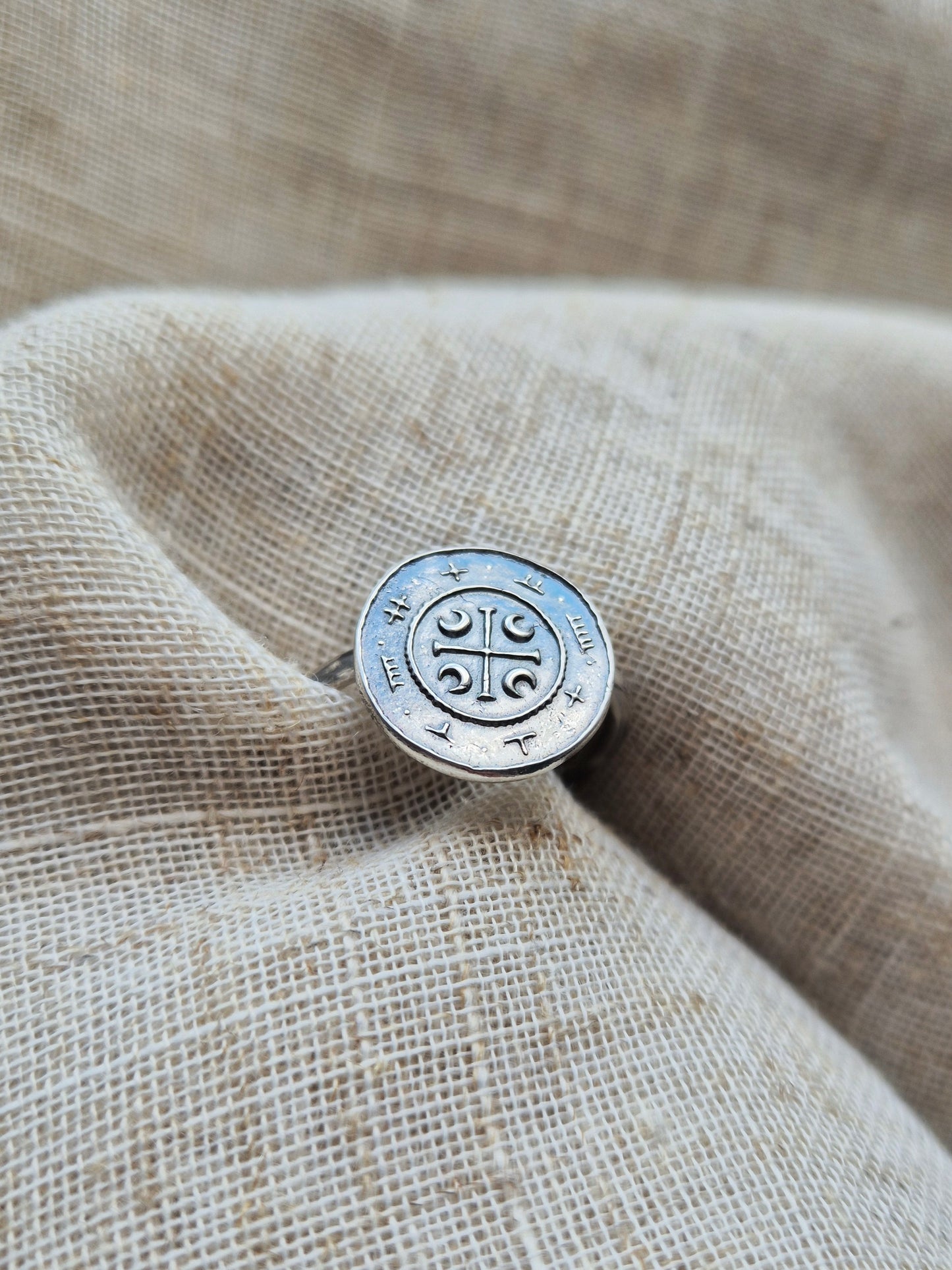 Banlaoch coin ring - size Q
