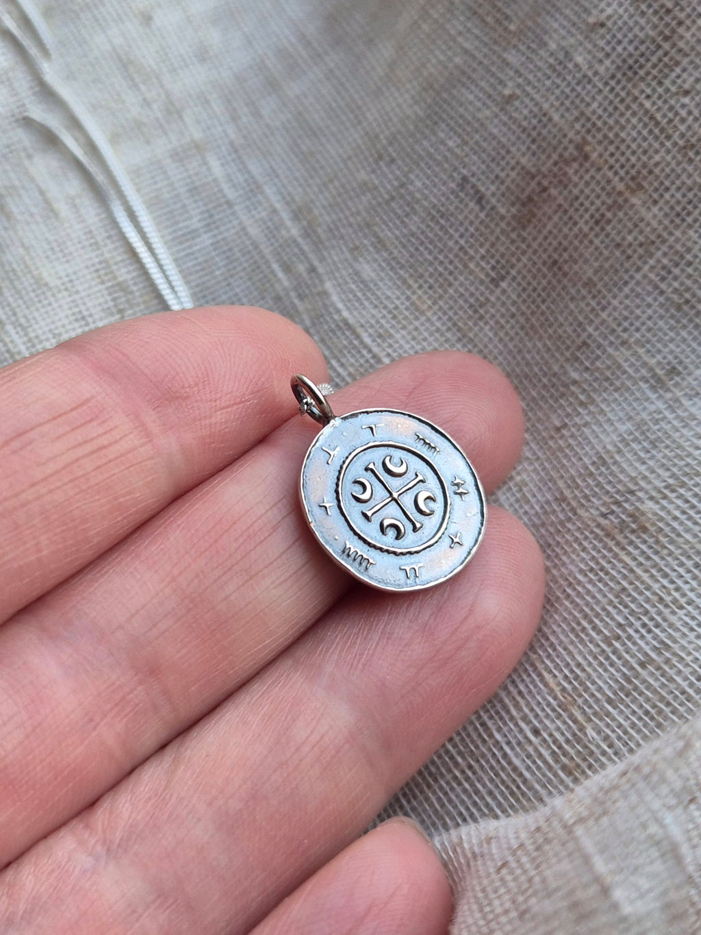 Banlaoch óg coin pendant