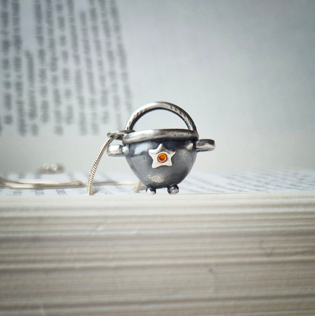 Cauldron charm - star