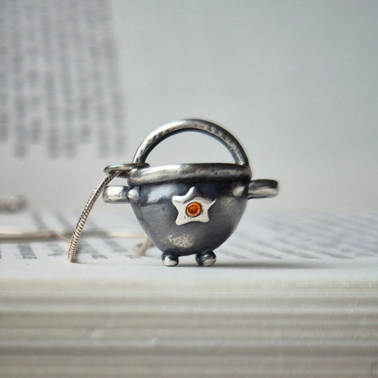 Cauldron charm - star