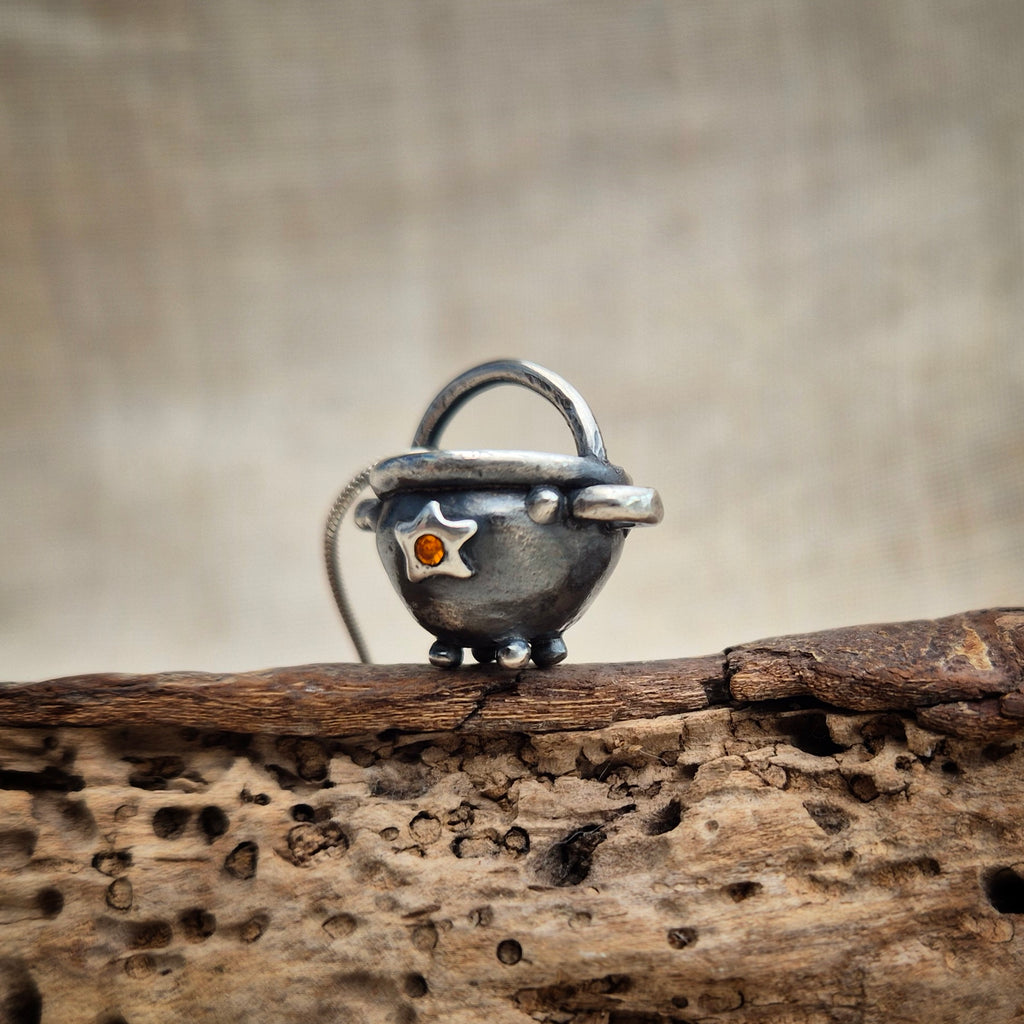 Cauldron charm - star