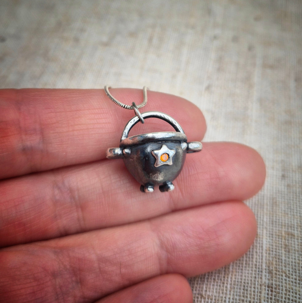 Cauldron charm - star